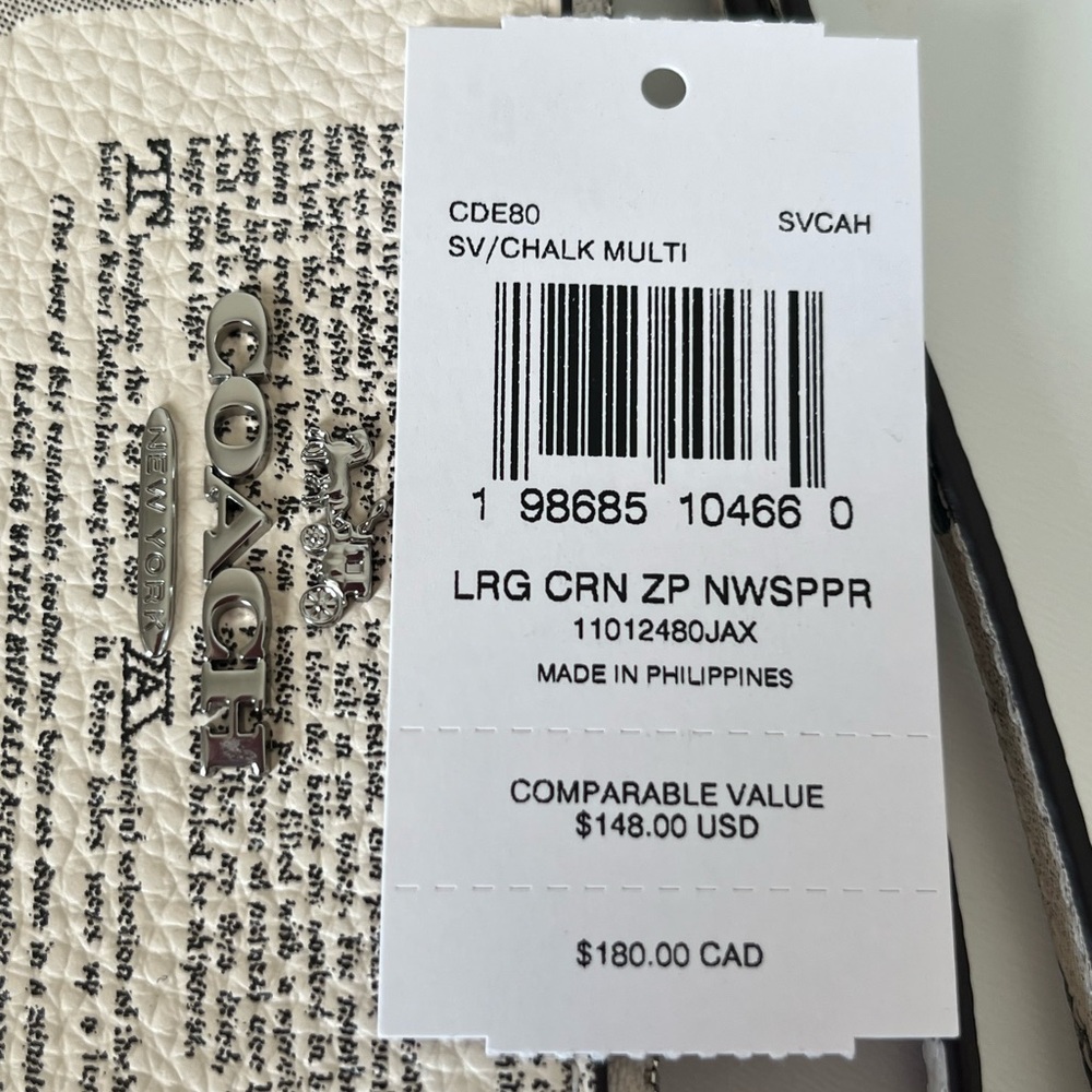 Coach Large Corner Zip Wristlet With Newspaper Print🎈🎈 - Picture 4 of 6